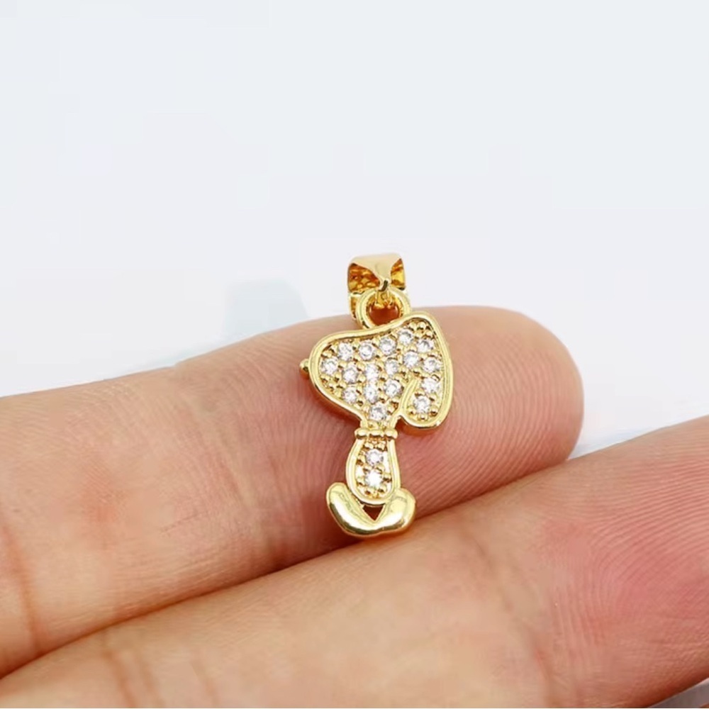 18K Gold Peanuts Snoopy Pendant Diamond Inlay Necklace Minimalist Dainty Classic